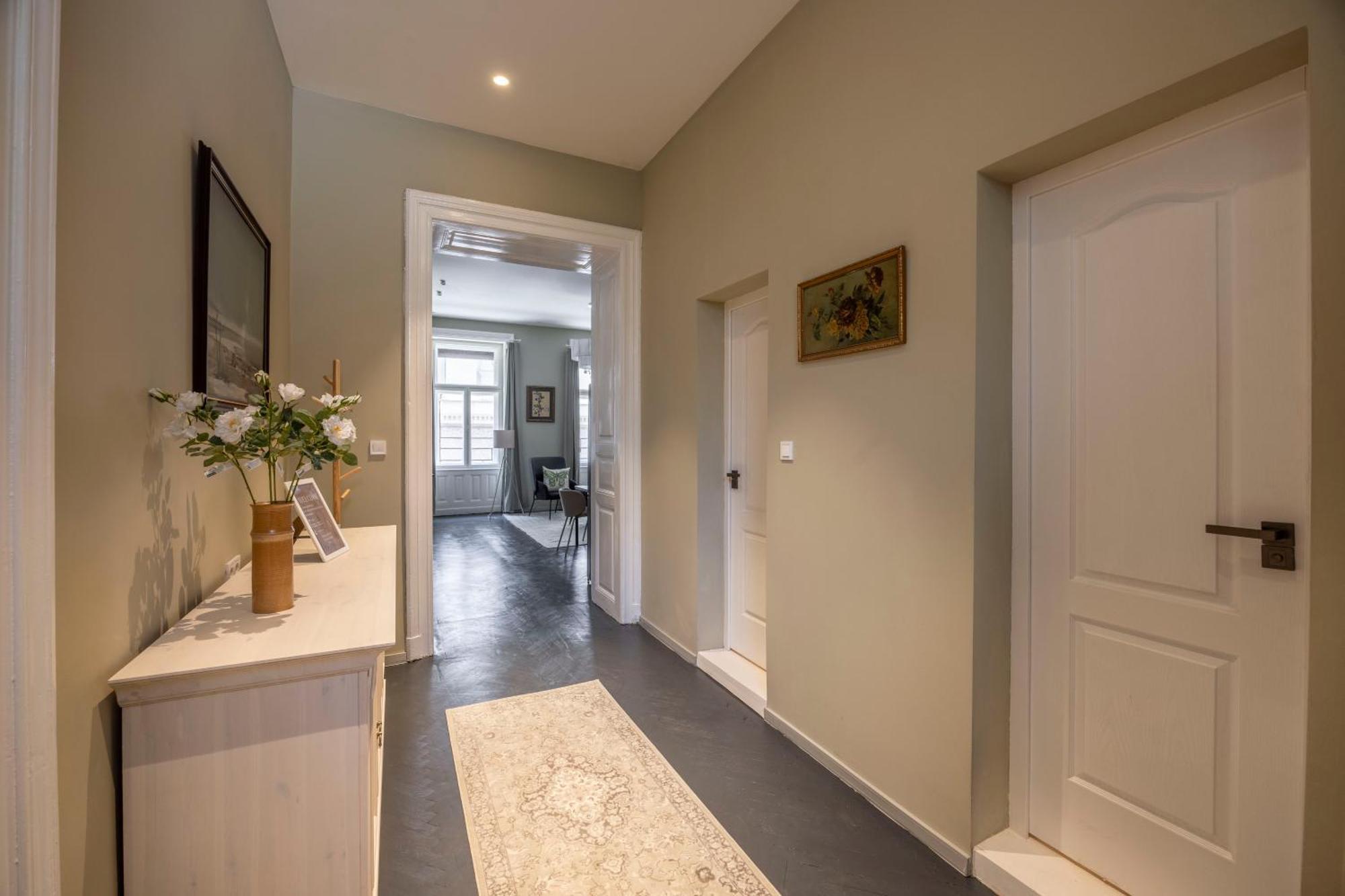 Charming Art Deco Style Apartment In The Heart Of Budapest Eksteriør bilde